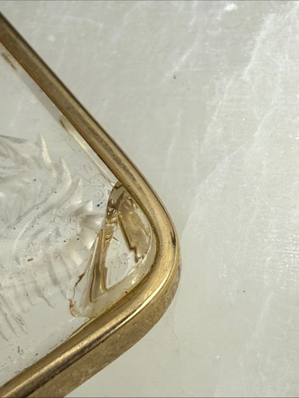 Vintage intaglio glass untested metal unsigned unmarked Glass Swan pin brooch